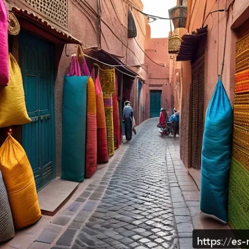 마라케시 여행 가이드 - A narrow, winding alleyway deep inside the Medina of Marrakech during early morning light, with colo...
